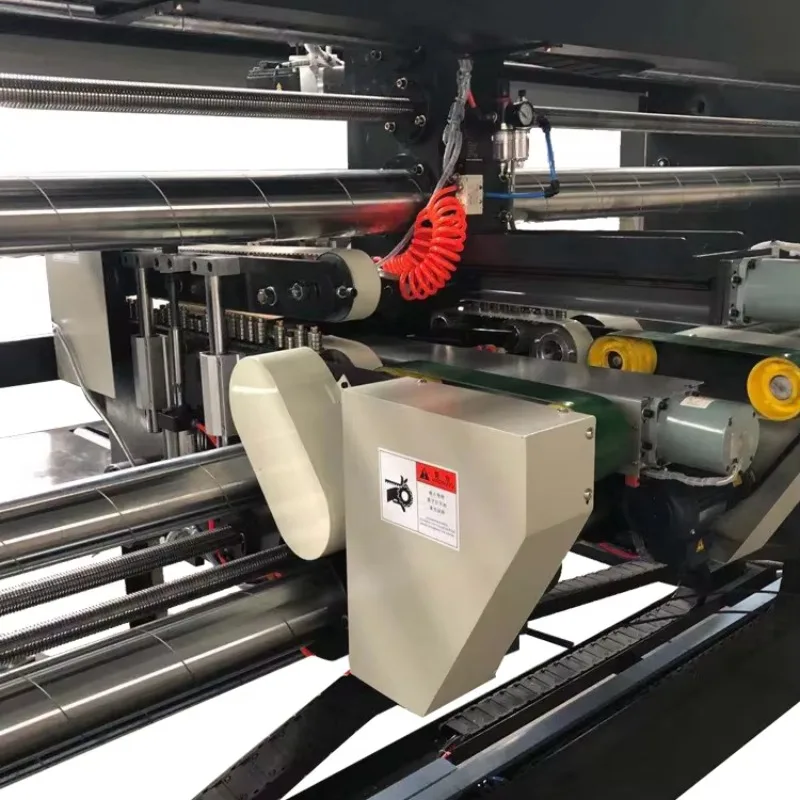 آلة خياطة دباسة عالية السرعة صندوق مموج شبه أوتوماتيكي