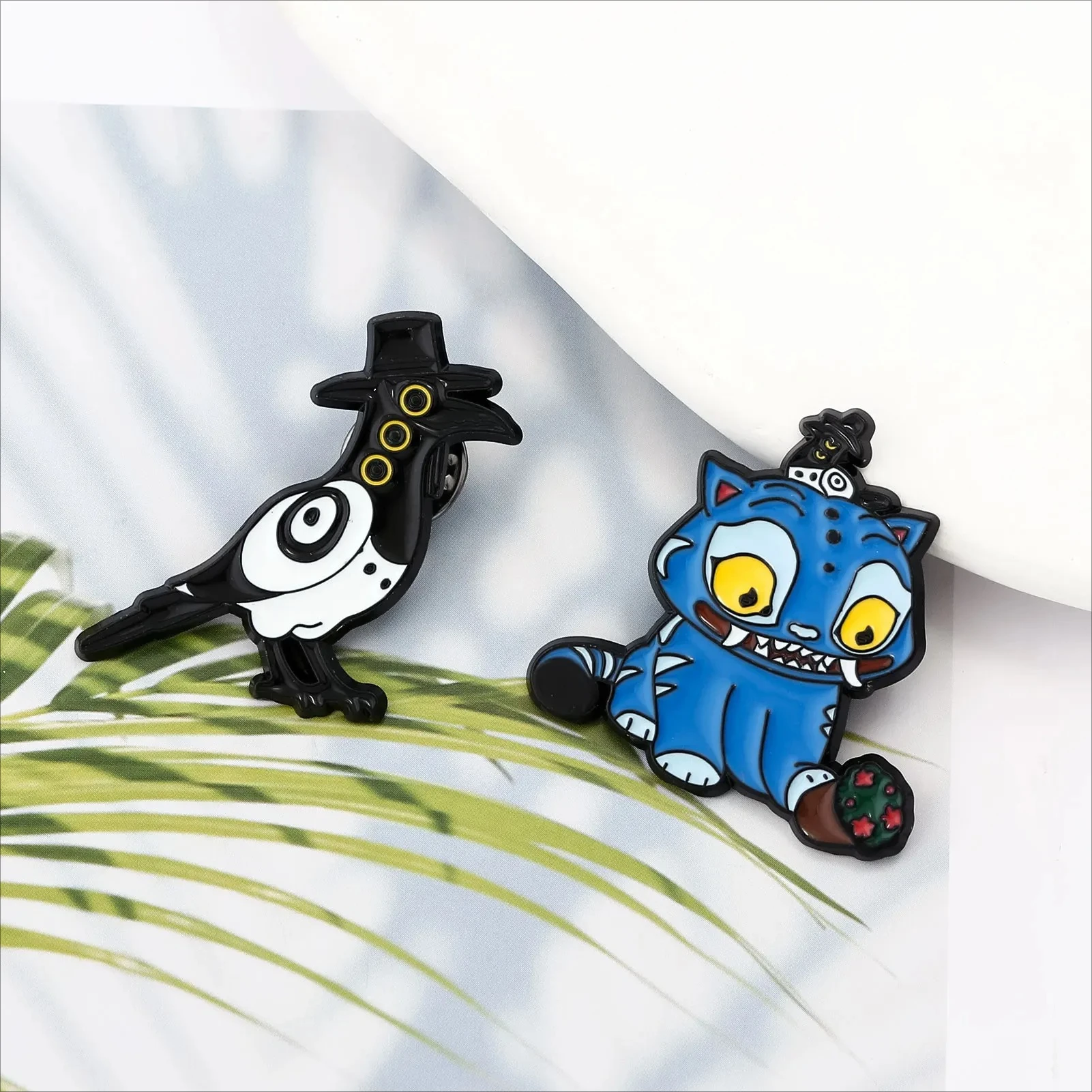 Beliebte K-POP Devil Hunter Girl Group Emaille Abzeichen Krähe Tiger Bär Tier Abzeichen Frauen Männer Hut Rucksack Zubehör