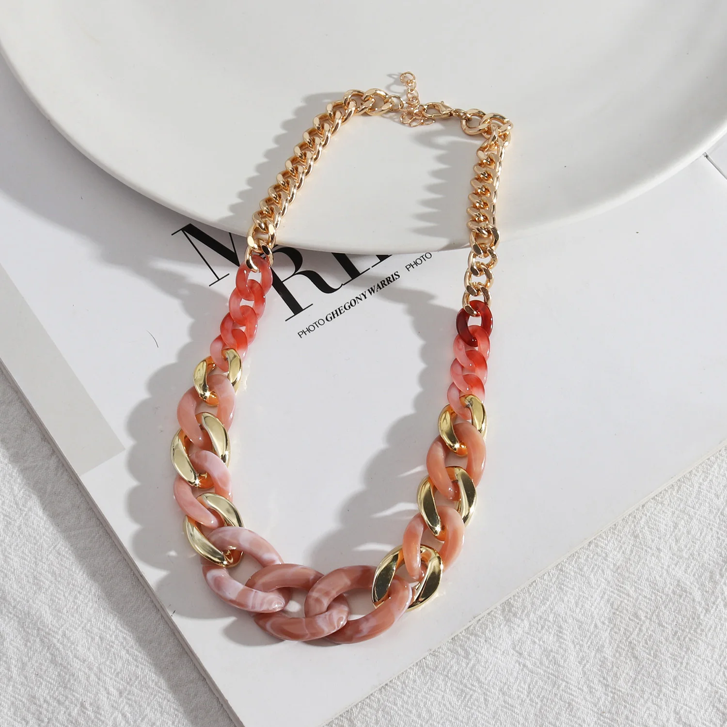 Gold Metal and Enamel Acrylic Chunky Link Short Chain Necklace for Women Fashion Tortoise Leopard Resin Chokers Jewelry