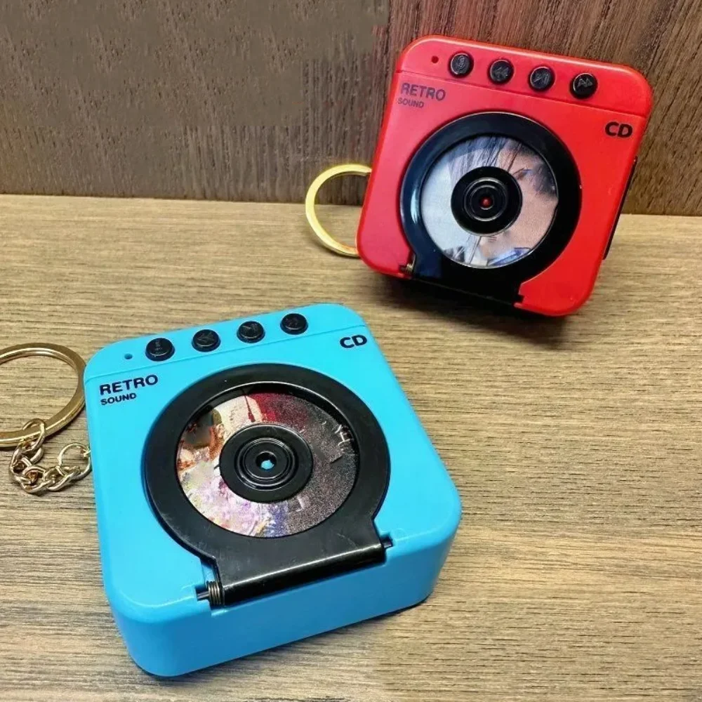 クリエイティブカセットレコーダー音楽キーチェーンテープヴィンテージ CD プレーヤーキーホルダーレトロミニプレーヤーキー収納ホルダーバッグペンダント