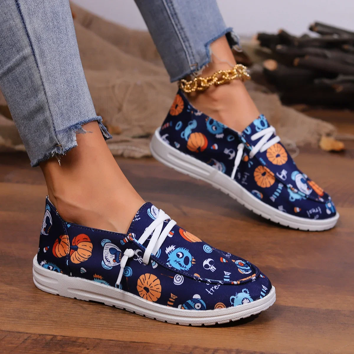 Canvas Shoes Woman Light Weight Slip-on Flat Sneakers Ladies Summer Breathable Cloth Loafers Design Espadrilles Luxury Shoes