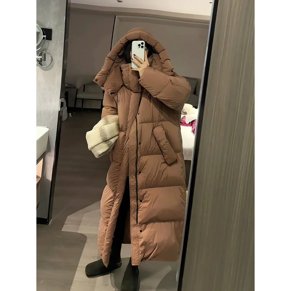 Long down jacket for women in winter 2024, new thick hooded goose down blanket, knee length oversized jacket, trendy