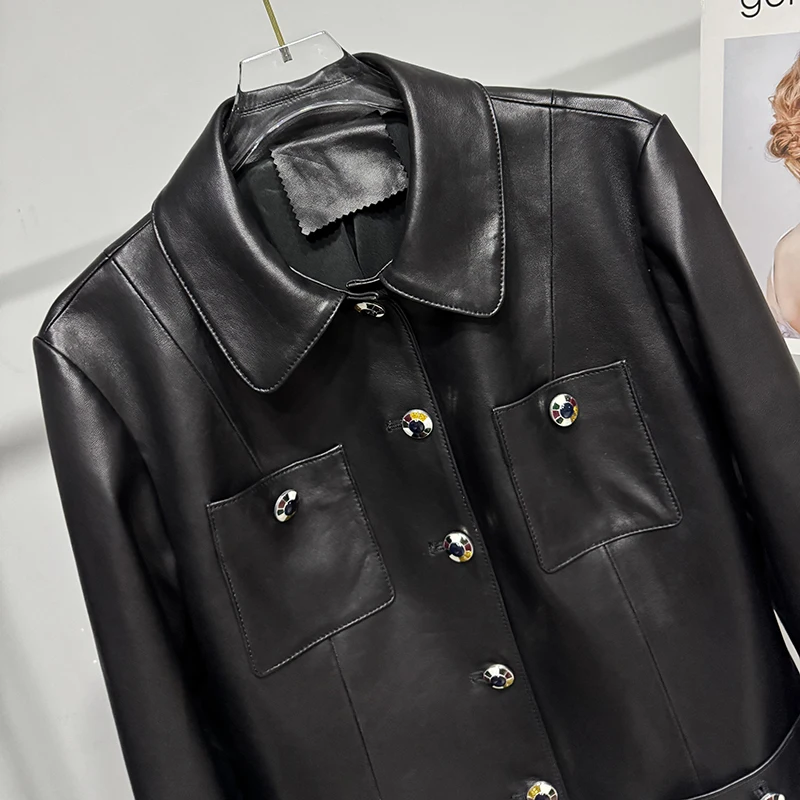 Giacca in vera pelle Donna Moda Bottoni colorati Piccola fragranza Vento Pianta Pelle di pecora curata Cappotto corto versatile nero sottile