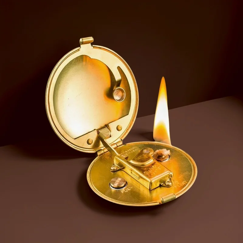 Creative pure copper flying saucer styling lighter, retro high-end nostalgic gift, round mechanical trolley ignition switch