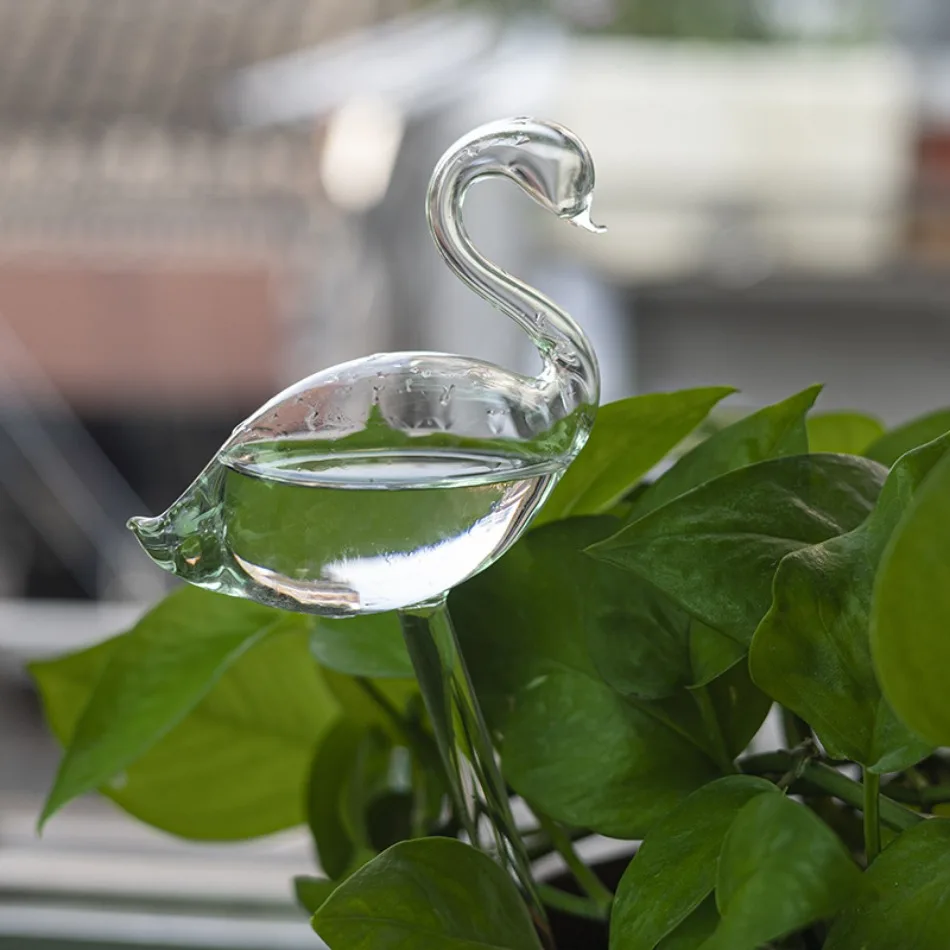 1 Pcs Creative Home Colored Glass Waterer Automatic Ball Watering for Green Plants Pottery Ornament Gardening Tools Alien Shape