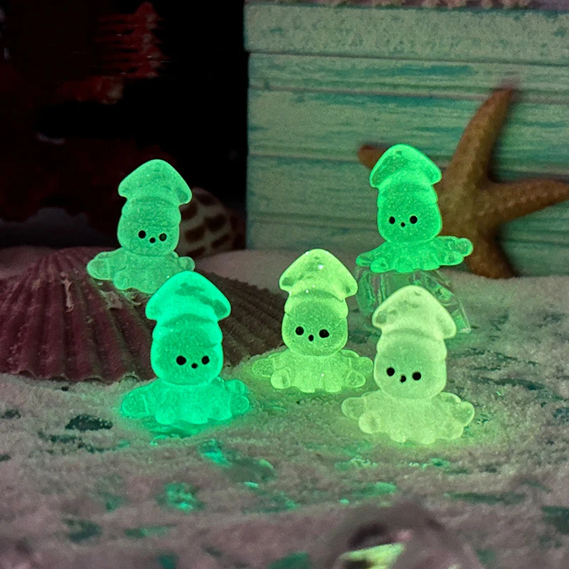 10Pcs Glowing Mini Resin Octopus Spirits Figures Fairy Garden Micro Landscape Ornament Glowing in Dark Octopus Fish Tank Decor