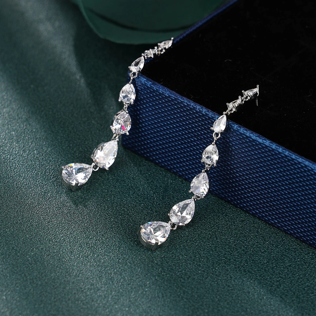 Cubic zirconia bridal earrings for female brides, crystal chandelier wedding pendant earrings for prom or beauty pageants