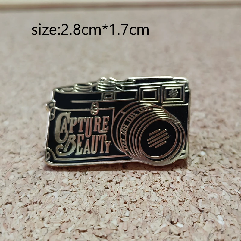 Creative Camera Enamel Brooch Capture Beautiful Camera Brooch Cool Dad Suit Decorations for Holiday Gifts