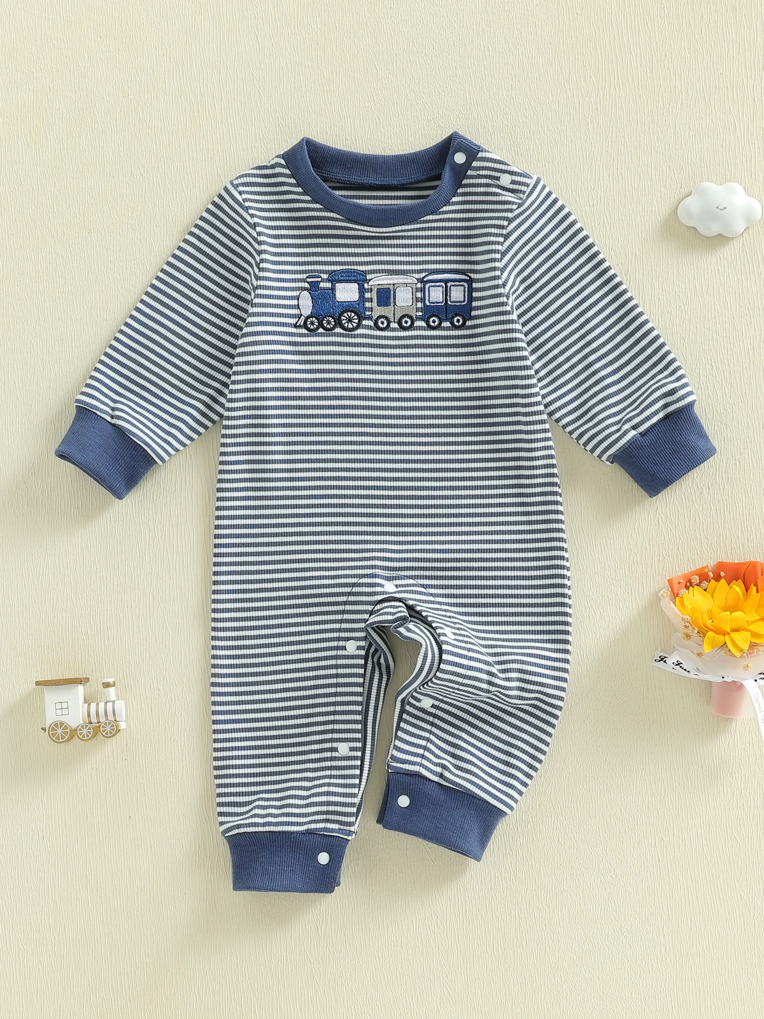 

Осенний полосатый комбинезон для маленьких мальчиков с длинными рукавами и вышивкой со шлейфом, удобный свободный комбинезон с круглым вырезом