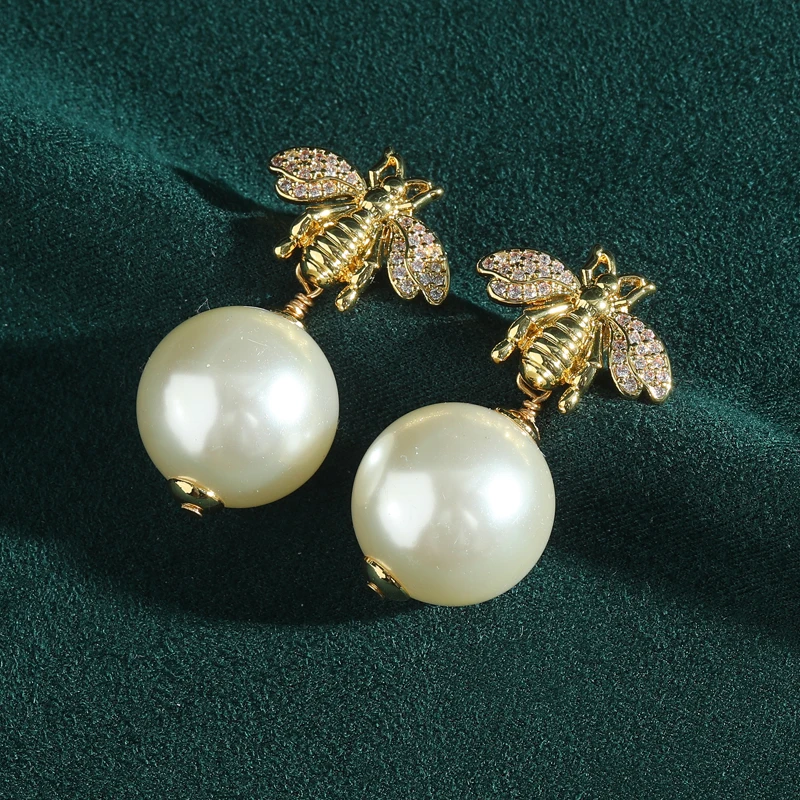 

Vintage Pearl Earrings Drop 18k Real Gold Color Bee Pendant Woman Rhinestone Elegant Luxury Quality Jewelry Party Accessories
