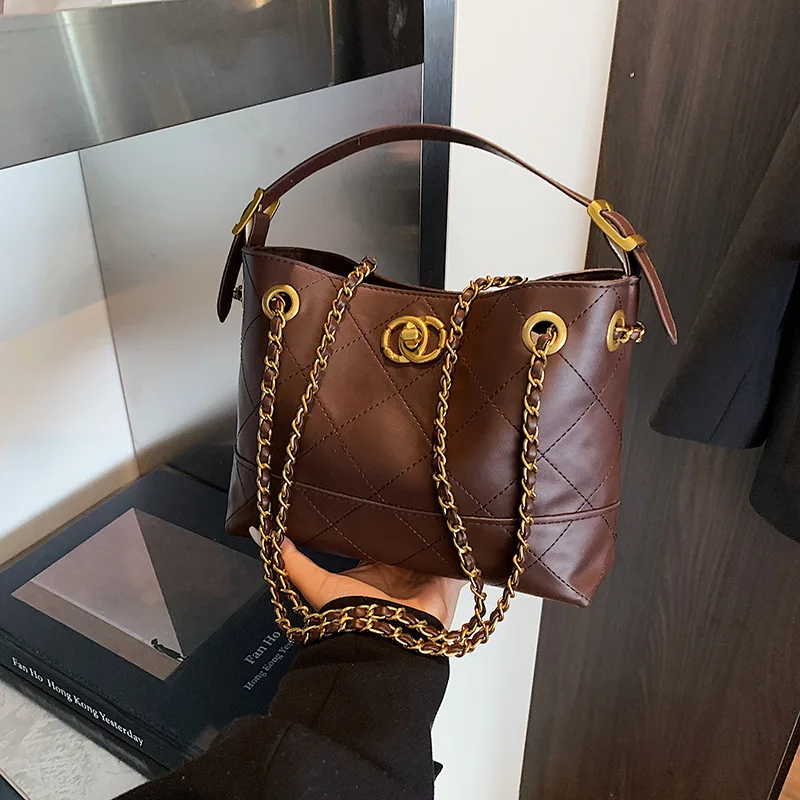 

2023 Новая женская роскошная сумка-тоут с ремешком-цепочкой, просторная сумка через плечо, универсальная сумка через плечо для работы и повседневного использования