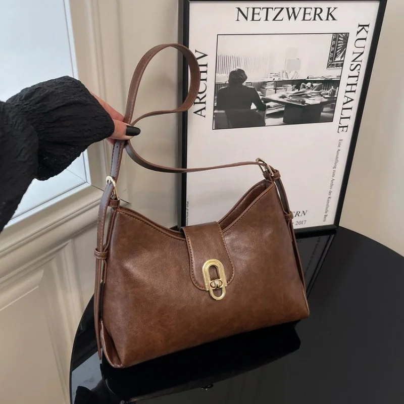 First-Class Women's Shoulder Bag Made Of Goatskin Leather With Trendy Switzerland Vintage Spacious Soft Daily Look