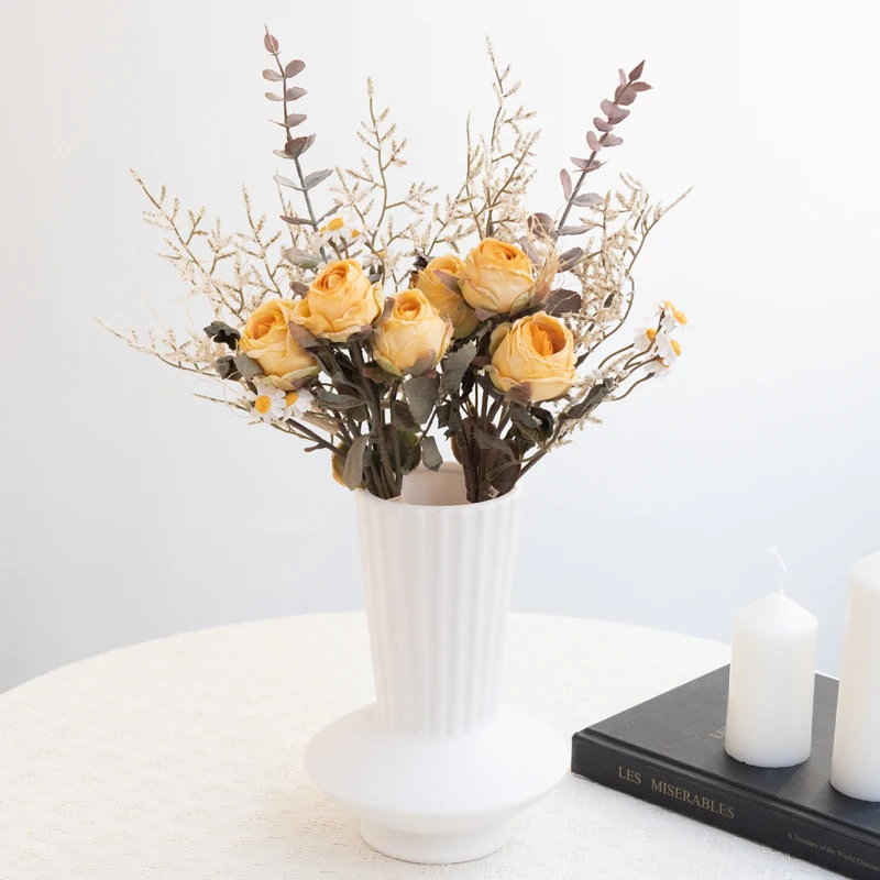 1 Rosenstrauß, künstlicher Blumenstrauß, künstliche Blumendekoration, Wohnzimmer-Esstisch, Couchtisch-Dekoration