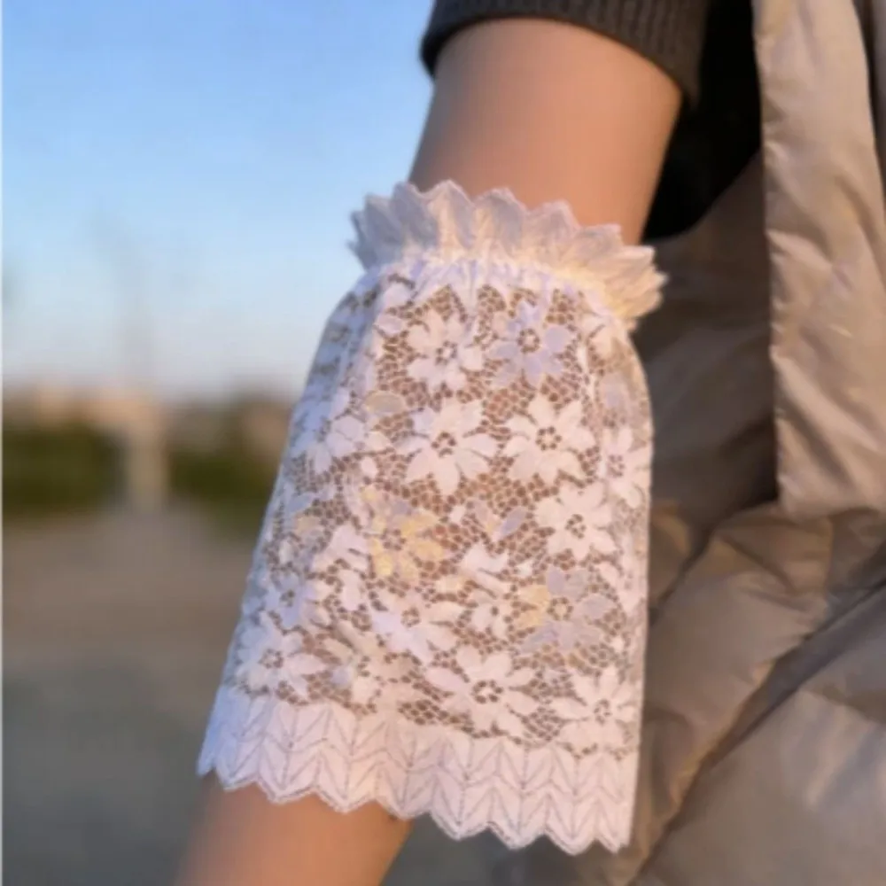 Soft Solid Color Lace Floral Cuffs Mesh Bell Sleeves Fake Sleeves Detachable Stretchable Wrist Accessories Female Fashion