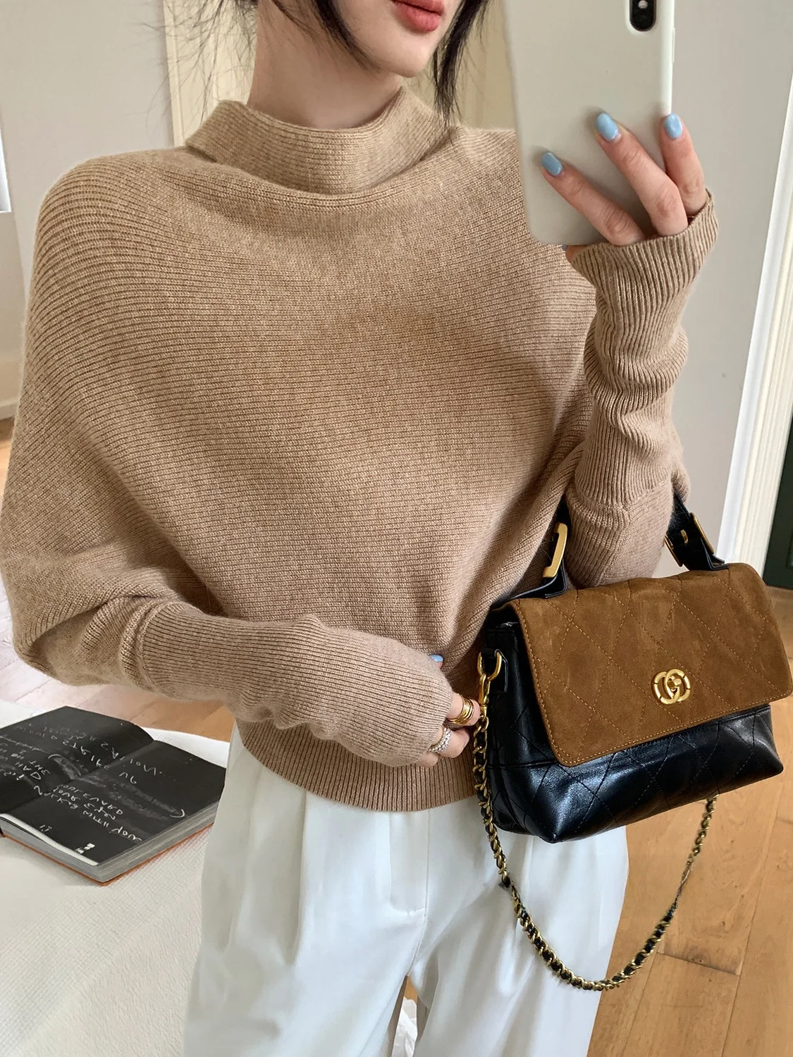 

Женская трикотажная основа irt, зима 2025, новинка, утягивающая талию внутренняя одежда, повседневная одежда свободного покроя, мягкий длинный круглый топ све