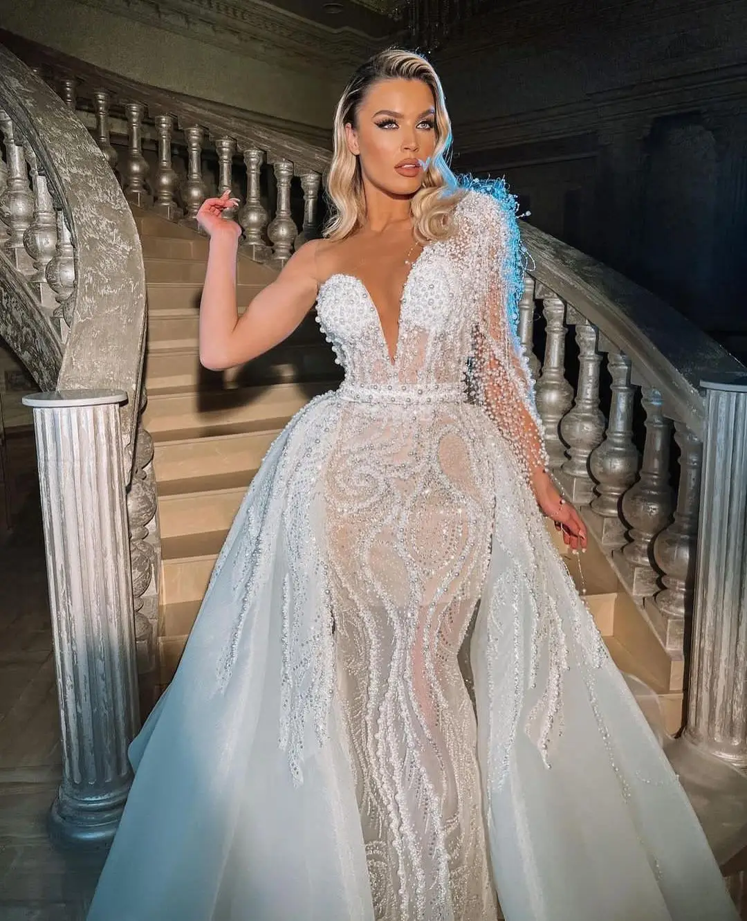 Wedding Dresses V Neck Sleeveless One Long Sleeve Sequins Appliques Detachable Train Pearls Beaded Bridal Gowns Vestina De Novia