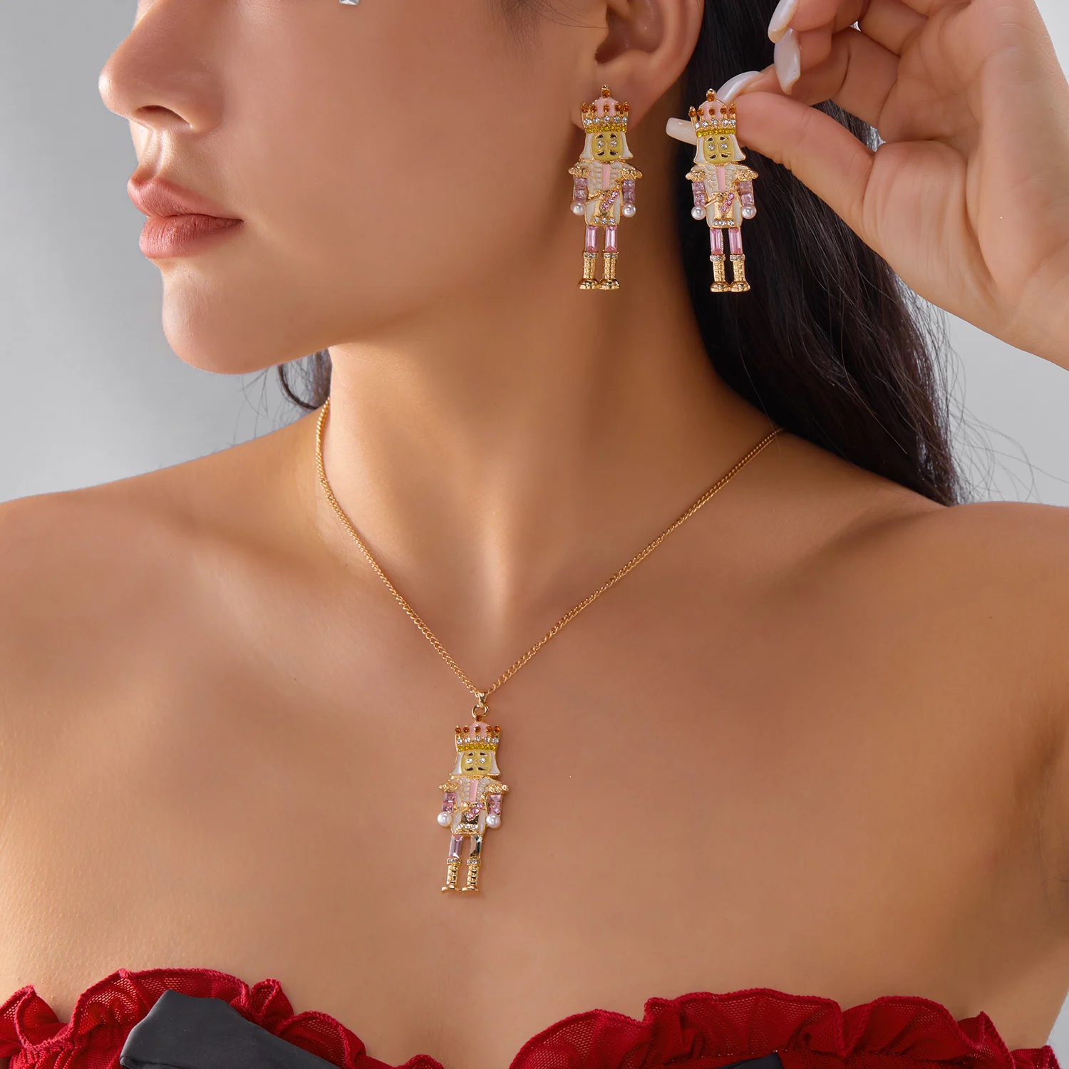 Christmas Rhinestone Soldier Pendant Earring for Women Fashion Imitation Pearl Enamel King Drop Earring New Year Holiday Jewelry