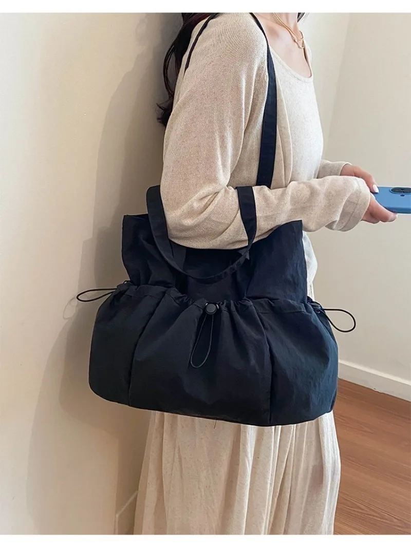 CEEKAY Solid Wrinkle Tragetasche mit Kordelzug, seitlicher elastischer Verschluss, breiter Stoffriemen, für Damen, Alltag, Schule, große lässige Schultertasche – Detail 21