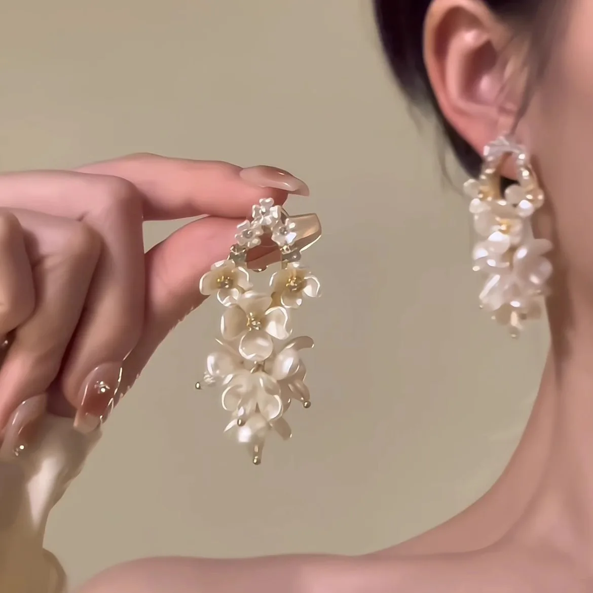 Sweet French Jasmine Flower Earrings, Women's Super Immortal Retro Earrings, High Grade, Light Luxury, Small Personality Earring
