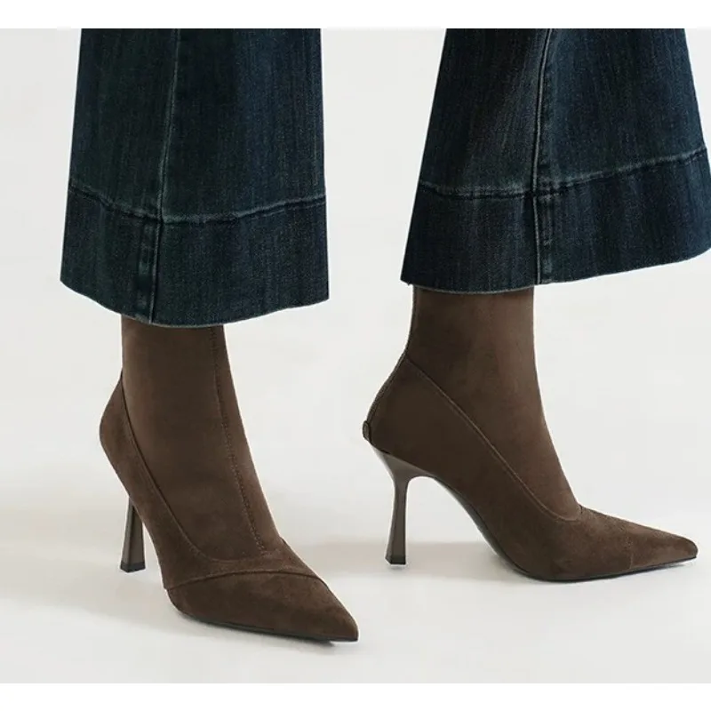 2026 Fall/Winter New French Temperament Pointed Toe High Heels Fashion and Versatile Back Zipper Booties