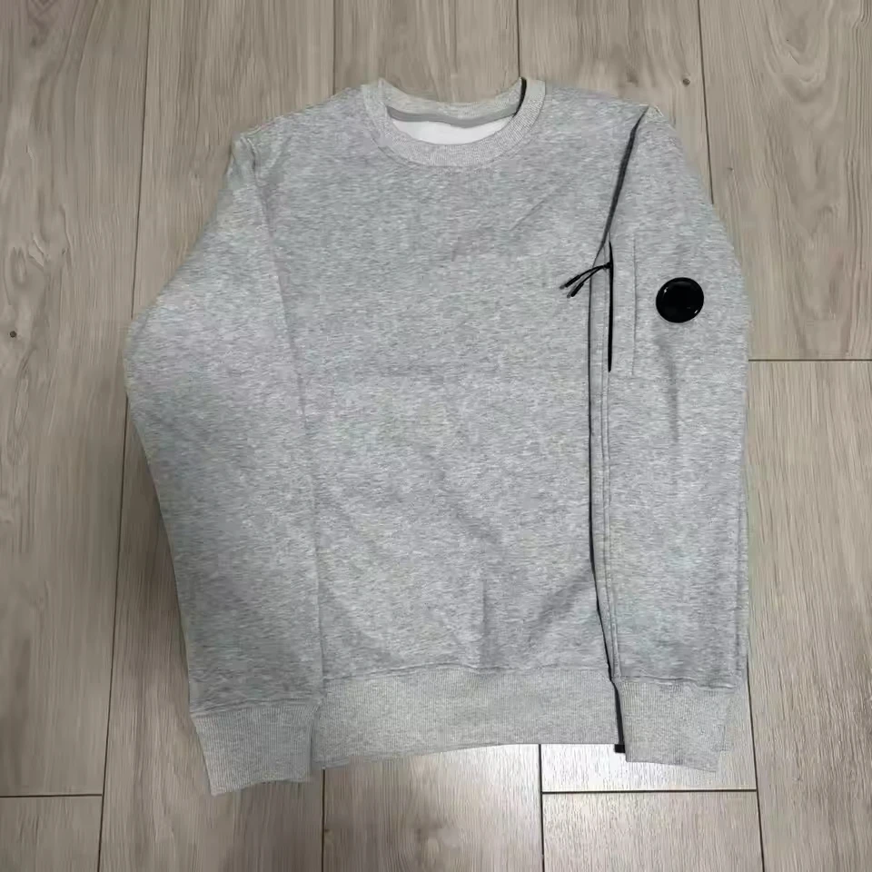 New hot selling minimalist men's round neck sportswear with soft knitted fabric long sleeved top, suitable for daily commuting