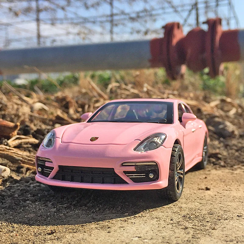 Modello supercar in lega Porsche Panamera 1:32, porte e cofano motore, bagagliaio può essere aperto, macchinina elettrica