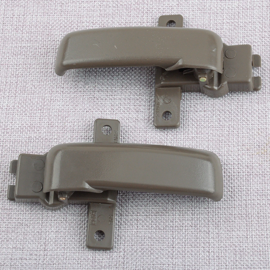 

2Pcs/Set Car Interior Door Handle Fit For Isuzu NPR NPR-HD NQR NRR 1995 1996 1997 1998 1999 2000 2001 2002 2003-2007 Dark Grey