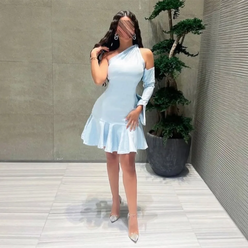 Op maat gemaakte korte crêpe-avondjurken met ruches Zeemeermin Eén schouder geplooid فسات Bravo • Knielengte galajurk voor dames