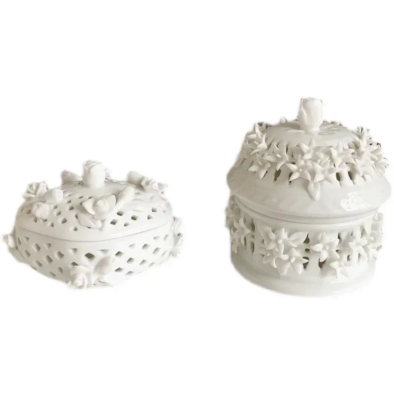 

Hand-made three-dimensional hollow ceramic jewelry box desktop storage box aromatherapy furnace