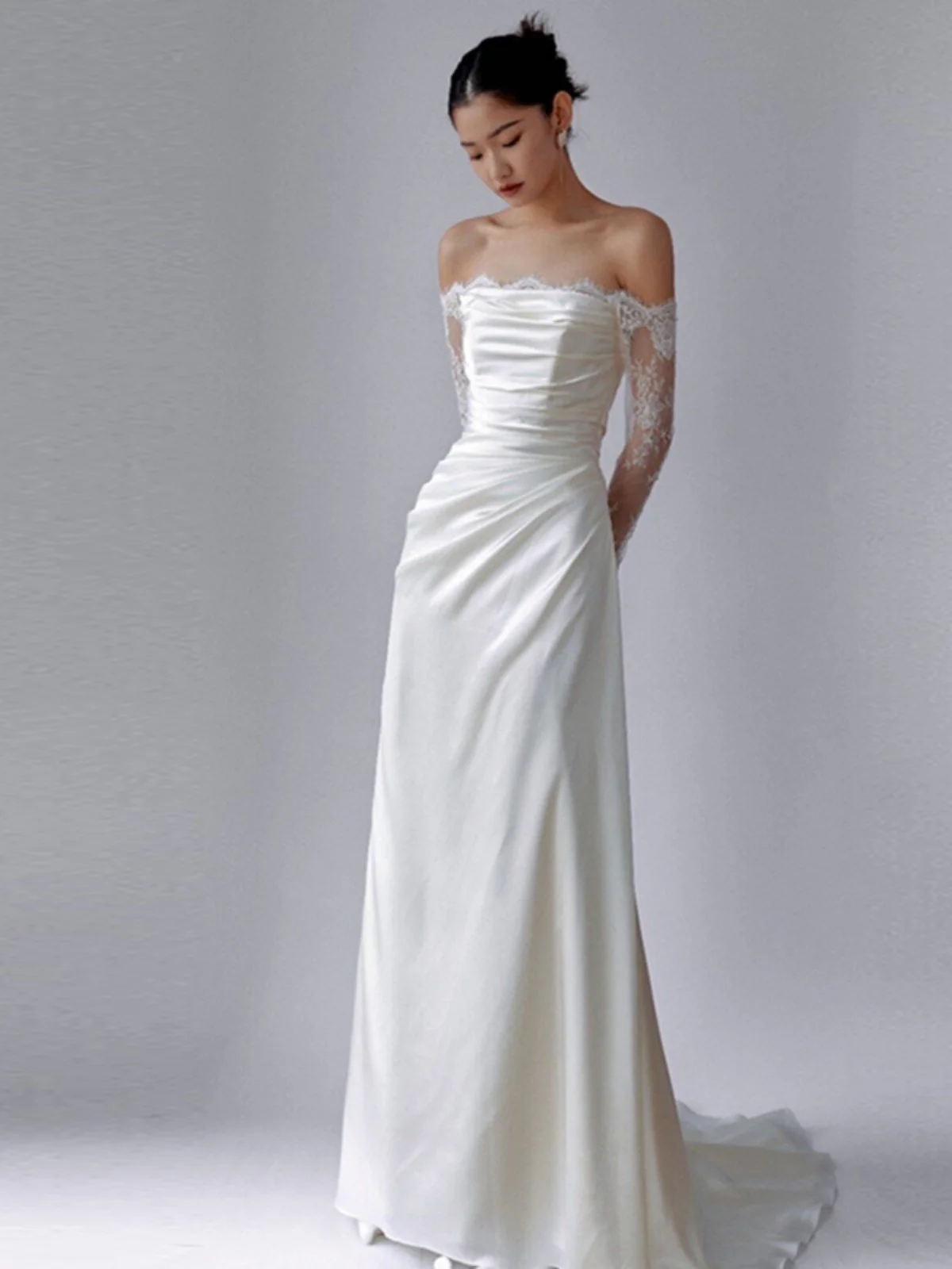 

Элегантное кружевное свадебное платье с длинными рукавами, атласное, фасон «русалка», с открытыми плечами, белое, для молодых женщин