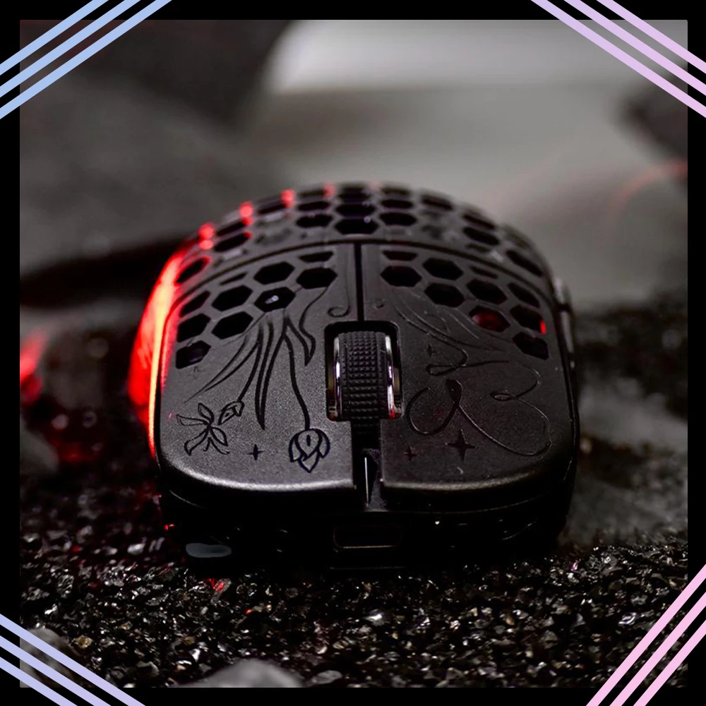 

Мышь из углеродного волокна Unius Black Lotus, двухрежимная беспроводная мышь Paw3950, 8000 Гц, легкие полые игровые мыши, аксессуары для ПК