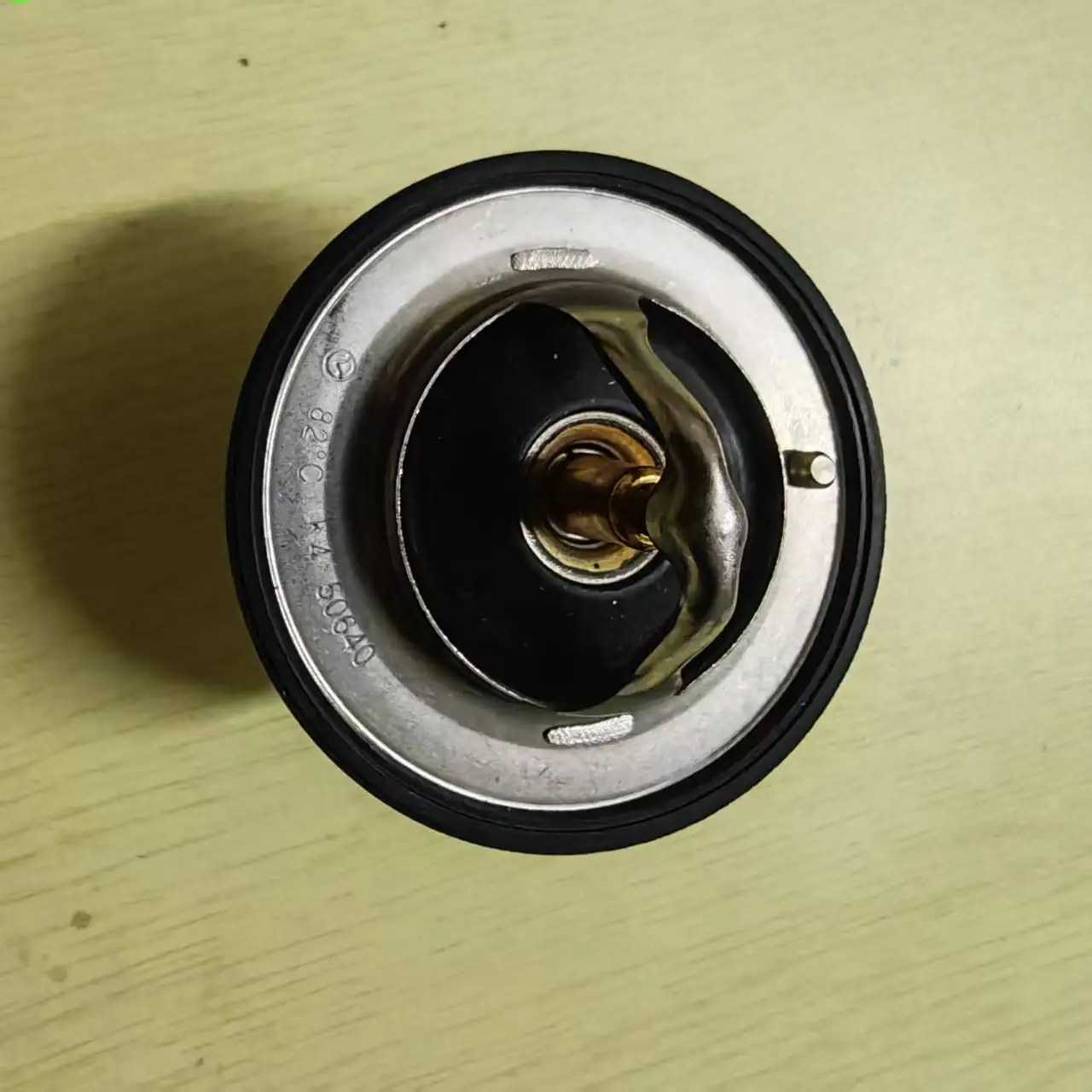 Car Thermostat For Mitsubishi Pajero Montero V93 V97 V98 K96 Triton L200 MD351861 1305A191