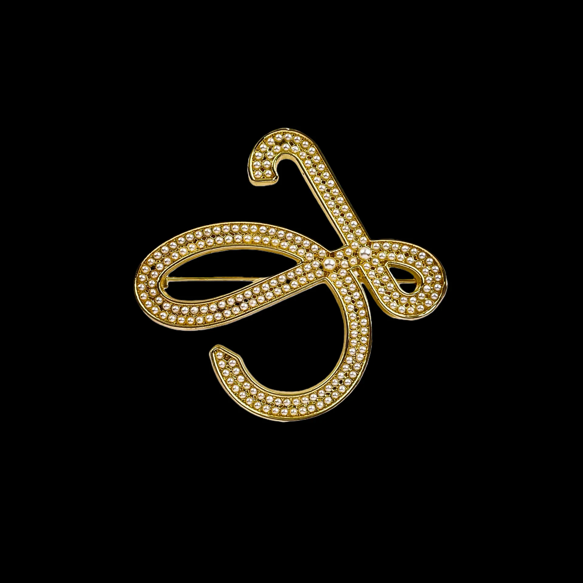 

New Fashion High Quality English Initial Letters Simulated Pearls Brooch for Women Pins Corsage Jewelry Accessories Gifts