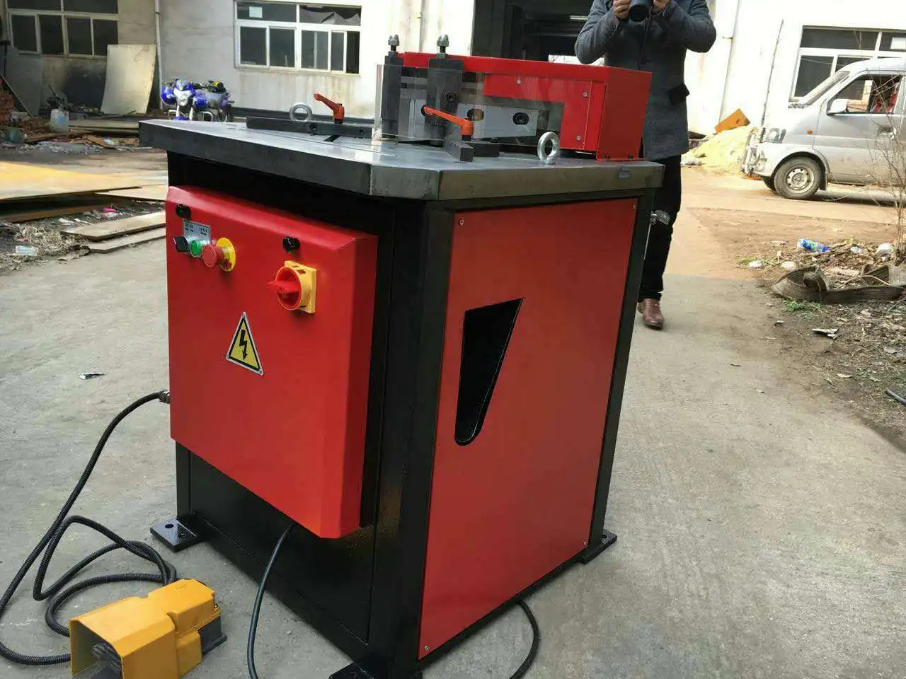 High Quality Hydraulic Sheet Metal Cutting Angle Notching Machine Hydraulic Angle Notching Cutting Machine for Sale