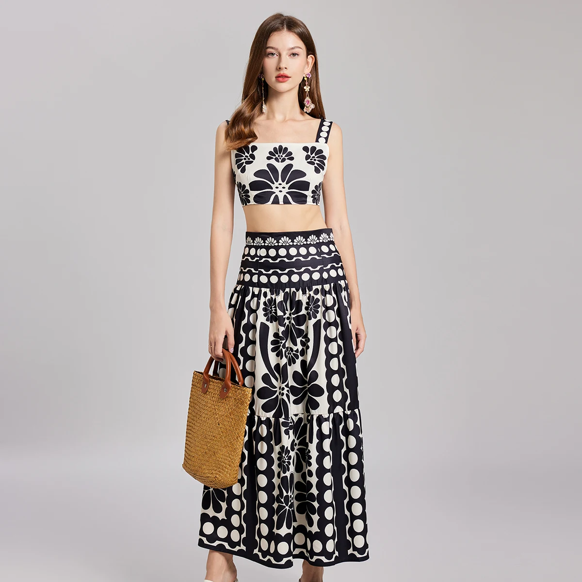 

Runway Designer Summer Holiday Floral Two Piece Women Sets Sexy Cropped Tops And Long Skirts Suits Print Beach Wear Clothing