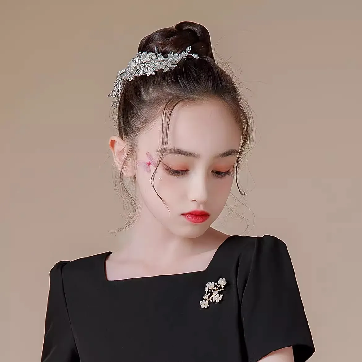 Wedding Floral Hairpin Side Comb Bridal Hair Jewelry Imitation Pearl Hair Clip New Fashion Princess Tiaras Marriage Headpiece