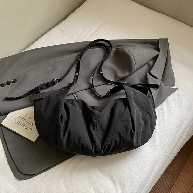 Hobos Halbmond-Dumpling-Form Umhängetasche, Koreanische Damen-Schultertasche, Japanische Minimalistische Casual Pendler-Reisetasche – Detail 22