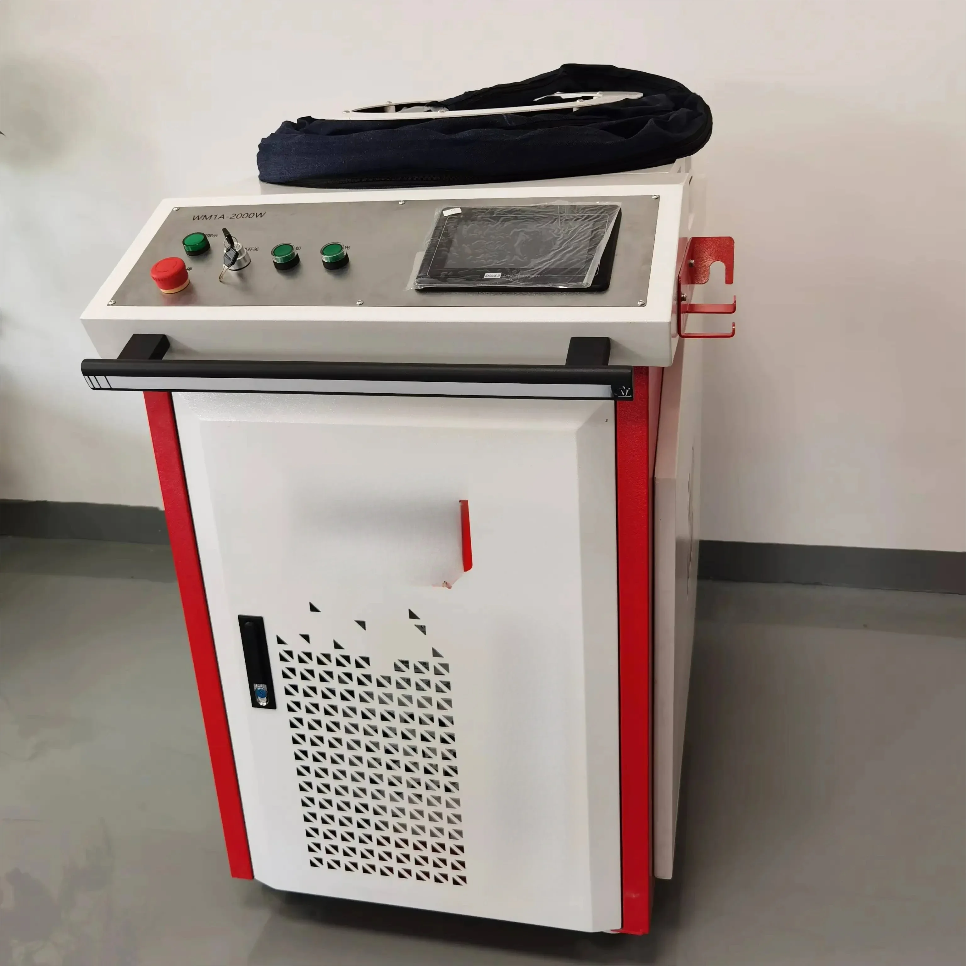 Handheld Fiber Laser Hine 1000W 1500W For Stainless Steel Metal Welding