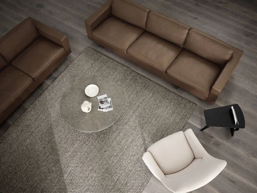 Klassischer Couchtisch mit Zeitungsständer und Couchtisch