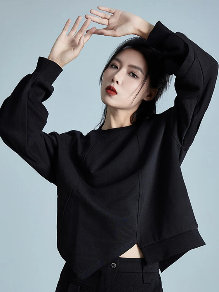 [EAM] Loose Fit Black Irregular Sweatshirt New Round Neck Long Sleeve Women Big Size Fashion Tide Spring Autumn 2024 1DH1988