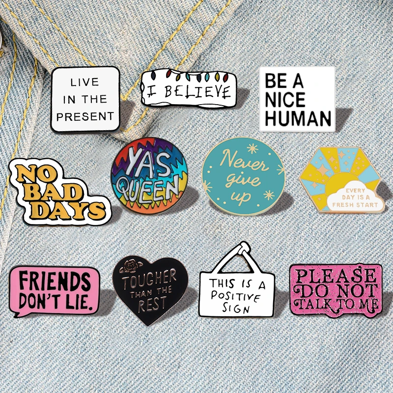 Life Motto Quotes Enamel Pins Creative ‘Never Give Up’ ‘Live in the Present’ Brooch Banner Slogan Badge Jewelry Gift for Friends