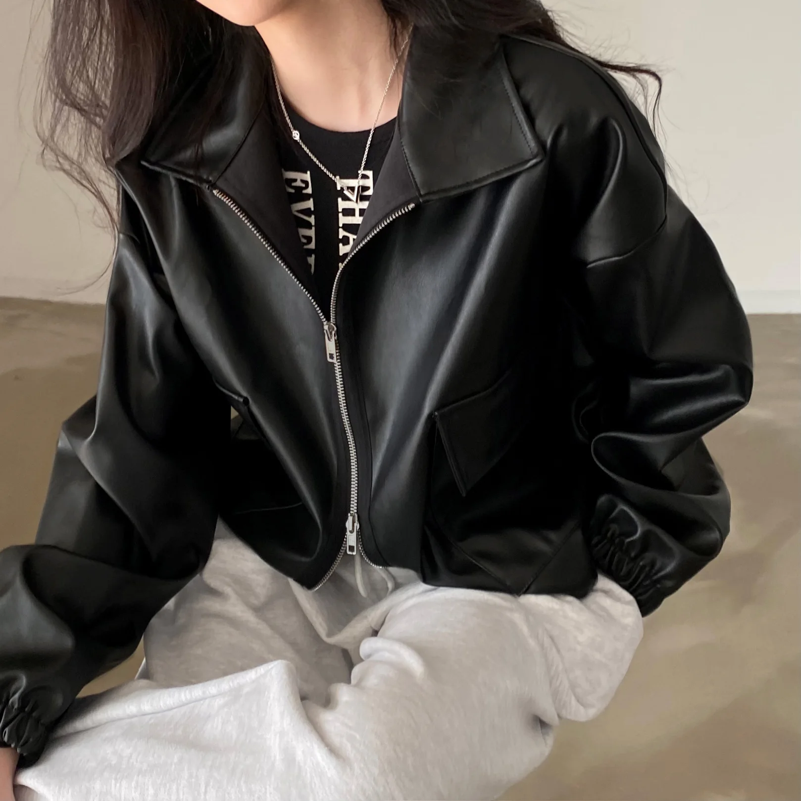 Stylish Motorcycle Leather Jacket Women's Fashionable PU Coat Casual Loose Fit Long Sleeve Zipper Closure Versatile Outerwear