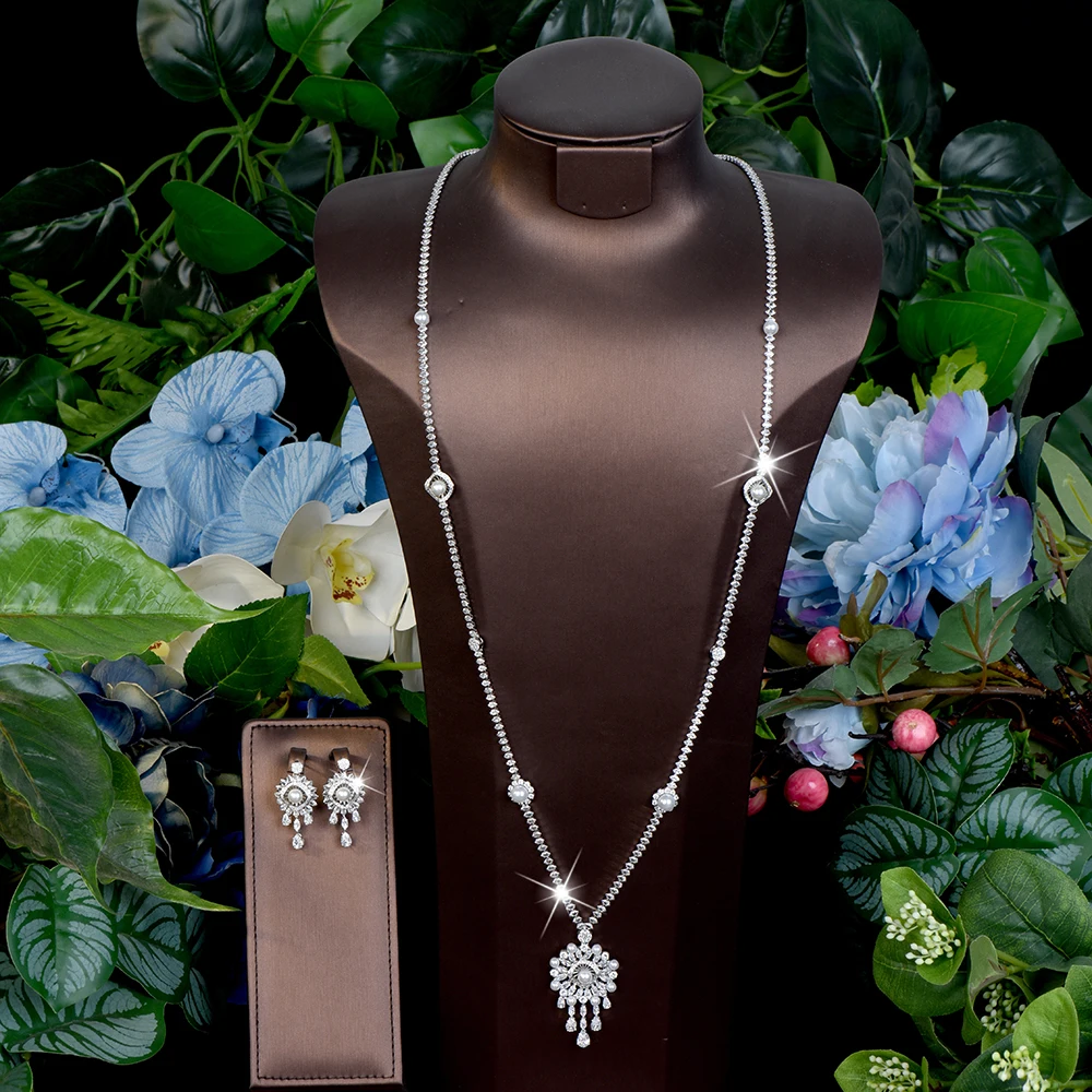 

Exquisite Everyday Sweater Dress Decoration sliver color Light Luxury Set Necklace Earrings Women's Jewelry Party Gift M-879