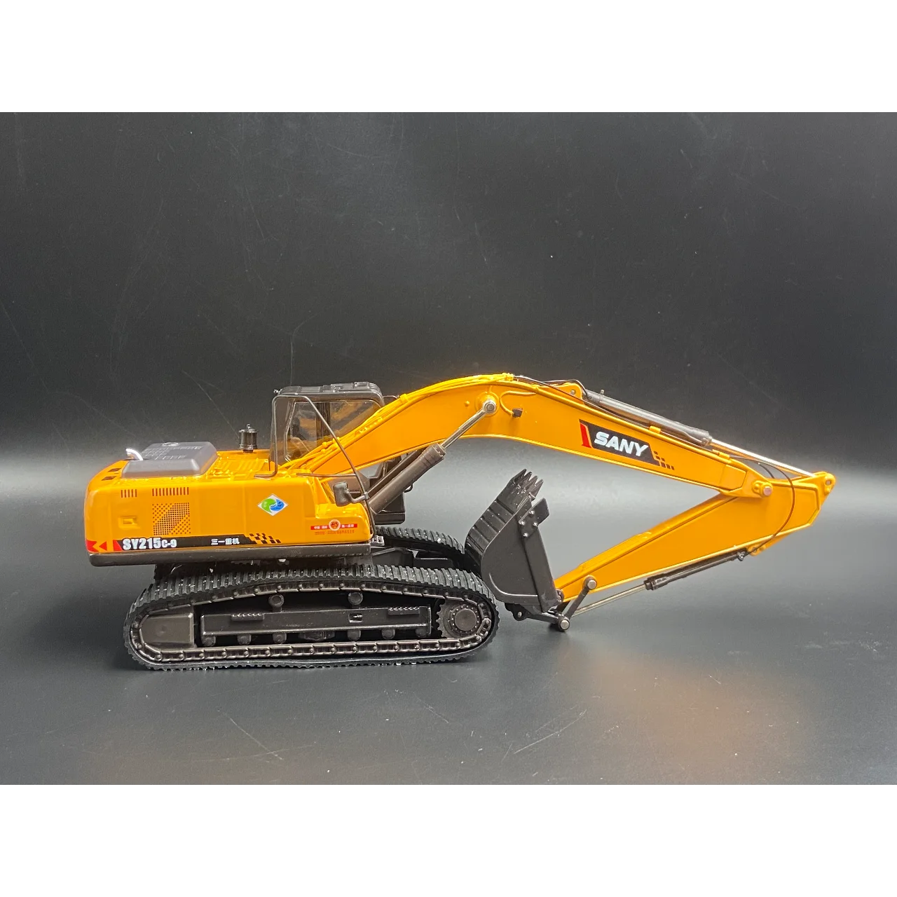 Diecast escala 1:35 SANY SY215C-9 indústria pesada engenharia veículo liga escavadeira modelo brinquedo colecionável presente lembrança exibição