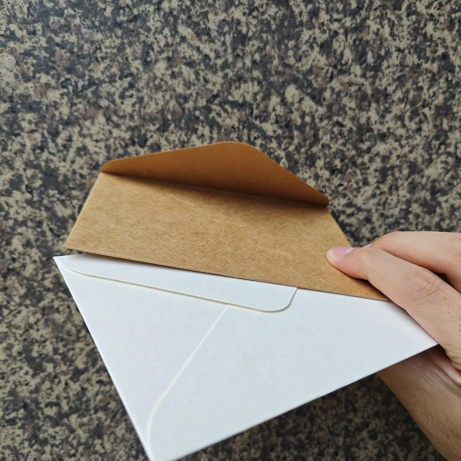 50pcs/lot Kraft Paper Envelope High-grade 250g Paper Western Envelopes for Wedding Invitations Business Stationery Storage