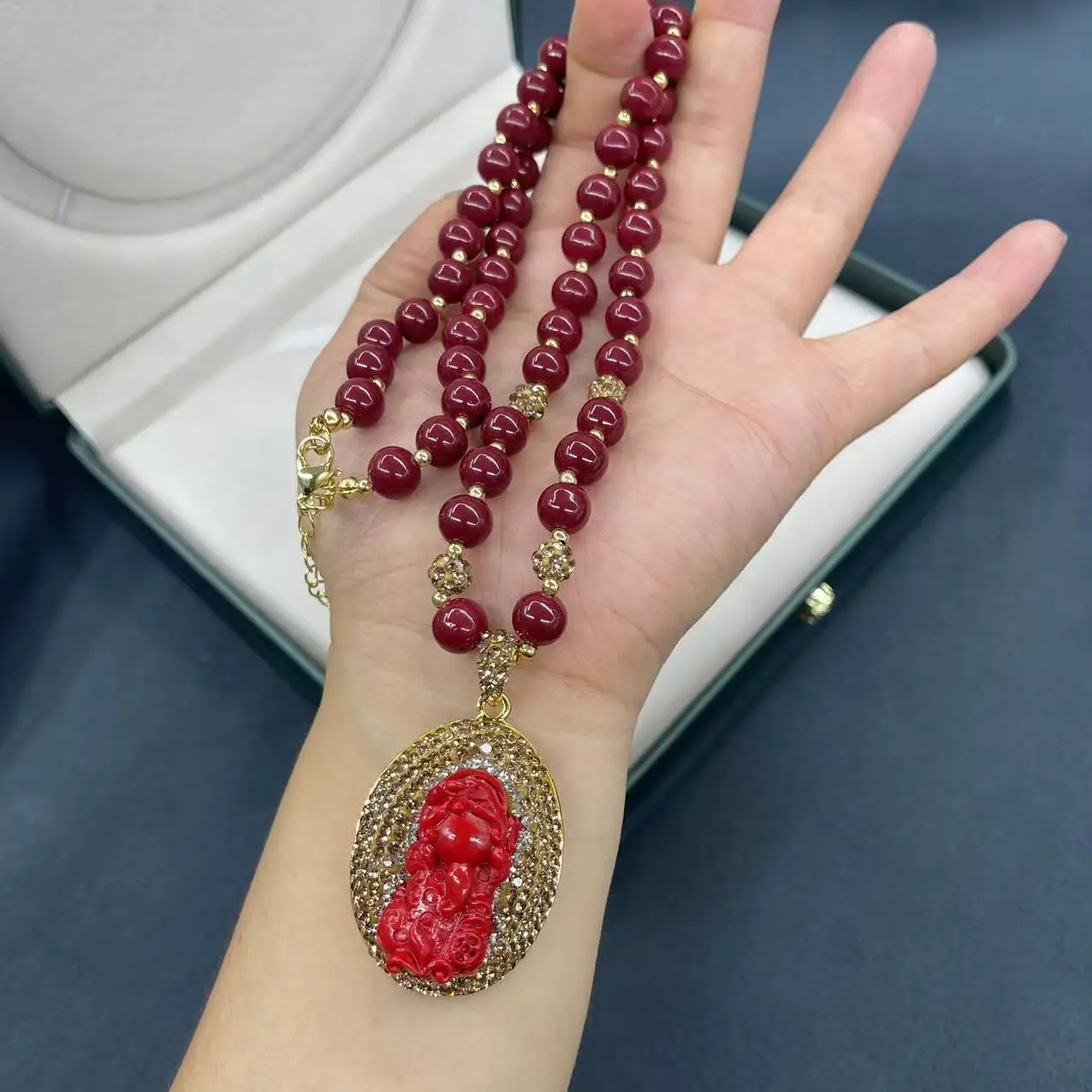 مجموعة سينابار الجيل الخام التصميم الأصلي نقطة الطين الكريستال الحرفية والمجوهرات مبيعات المصنع مباشرة قلادة قلادة حلقة