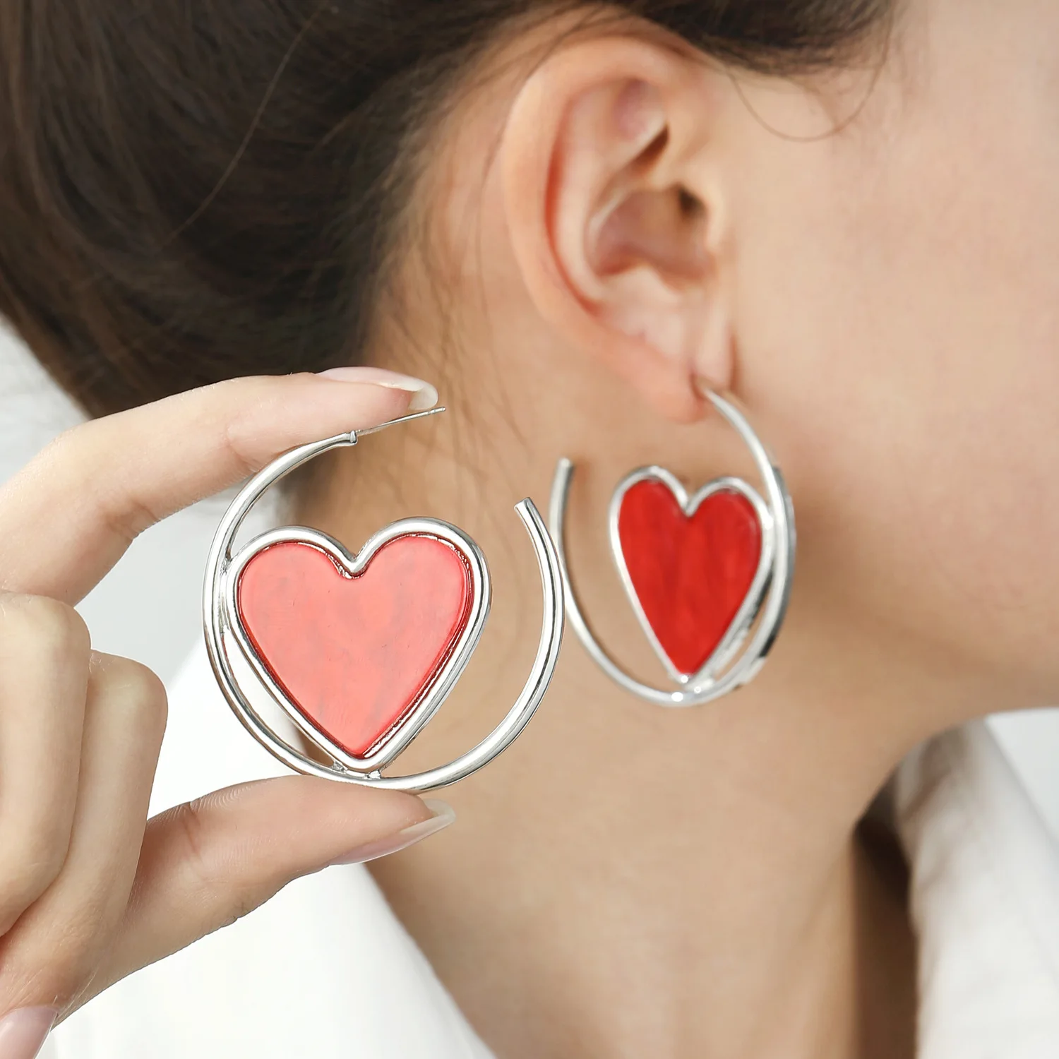 Korean Fashion Acrylic Heart Earrings For Women Jewelry 2024 Trending New Women's High Class White Blue Red Heart Pink Earrings