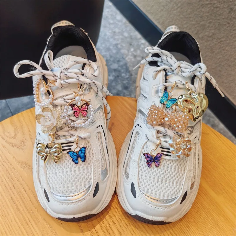 acessorio-decorativo-para-tenis-de-alta-qualidade-com-flor-perola-borboleta-lantejoulas-e-glitter-fivela-leve-premium-para-uso-diario-casual