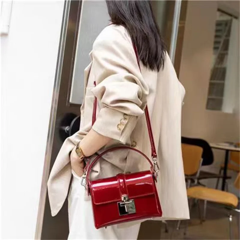 2024 genuine leather women\'s bag, shiny leather handbag, fashionable and stylish, small square leather bag, single shoulder cros