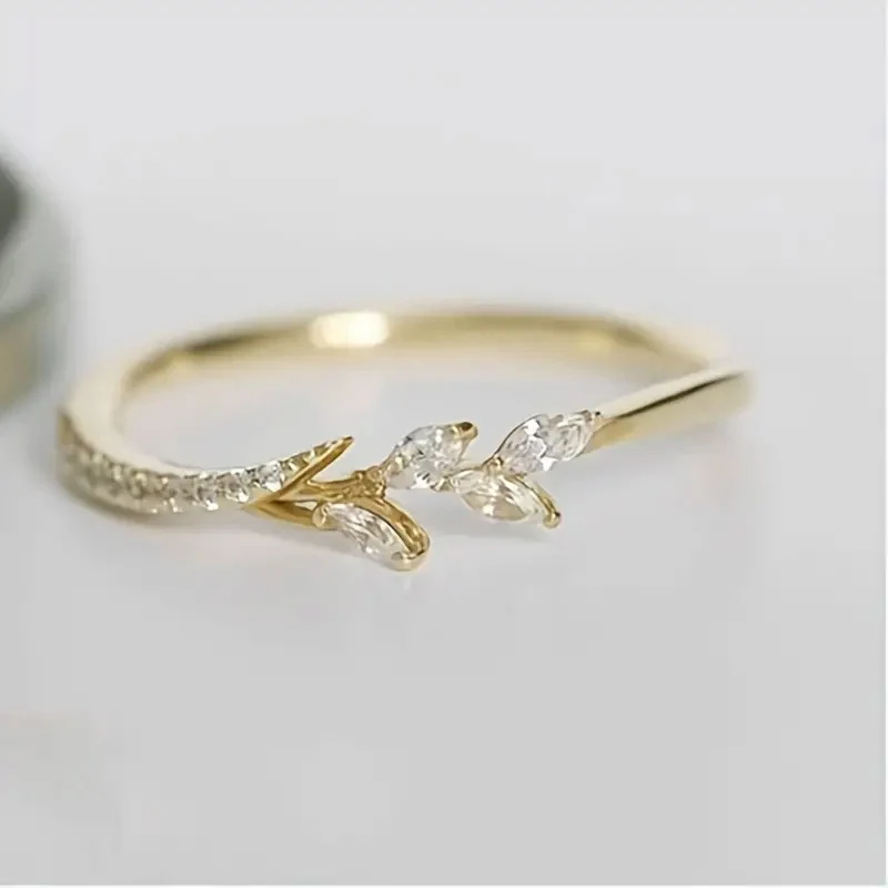 Huitan Women Fashion White Cubic Zircon Cute Leaf Wedding Engagement Ring Temperament Sweet Female Accessories Statement Jewelry